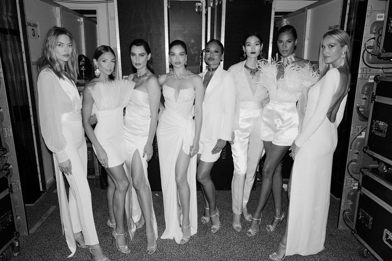 Martha Hunt Loujain Catrinel Marlon Shanina Shaik Emma Thynn Lina Zhang Cindy Bruna Petra Nemcova