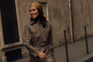 Πώς θα φορέσεις με στιλ ένα μπορντό καλσόν σύμφωνα με την Τόνια Σωτηροπούλου - εικόνα 1