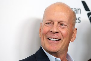 Ο Bruce Willis χορεύει στην κουζίνα με τη Demi Moore | Το βίντεο που τράβηξε η κόρη τους, Rumer Willis - εικόνα 1