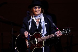 "Ένιωθα σαν να είχα ένα πραγματικό σπίτι": Ο Johnny Depp αποκαλύπτει πώς ένα χωριό στη νότια Γαλλία άλλαξε τη ζωή του - εικόνα 1