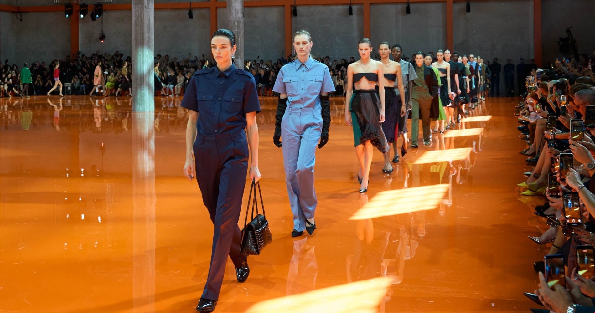 Bottega Veneta SS26 | Η Louise Trotter ανατρέπει τους κανόνες της μιλανέζικης κομψότητας - εικόνα 34