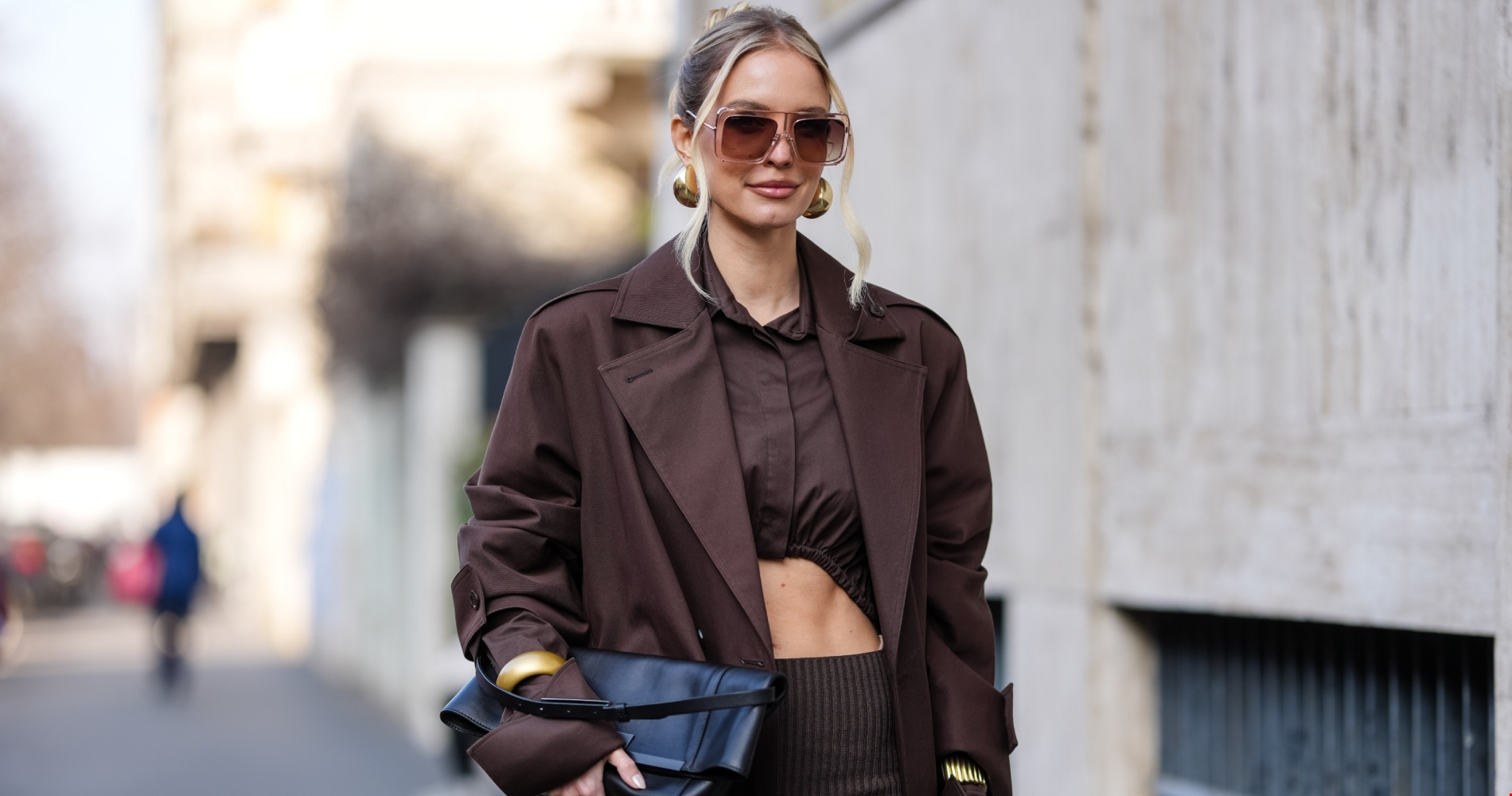 10 χειμερινά σύνολα που αποδεικνύουν πως το γκρι είναι το ίδιο κομψό με το μαύρο - εικόνα 1