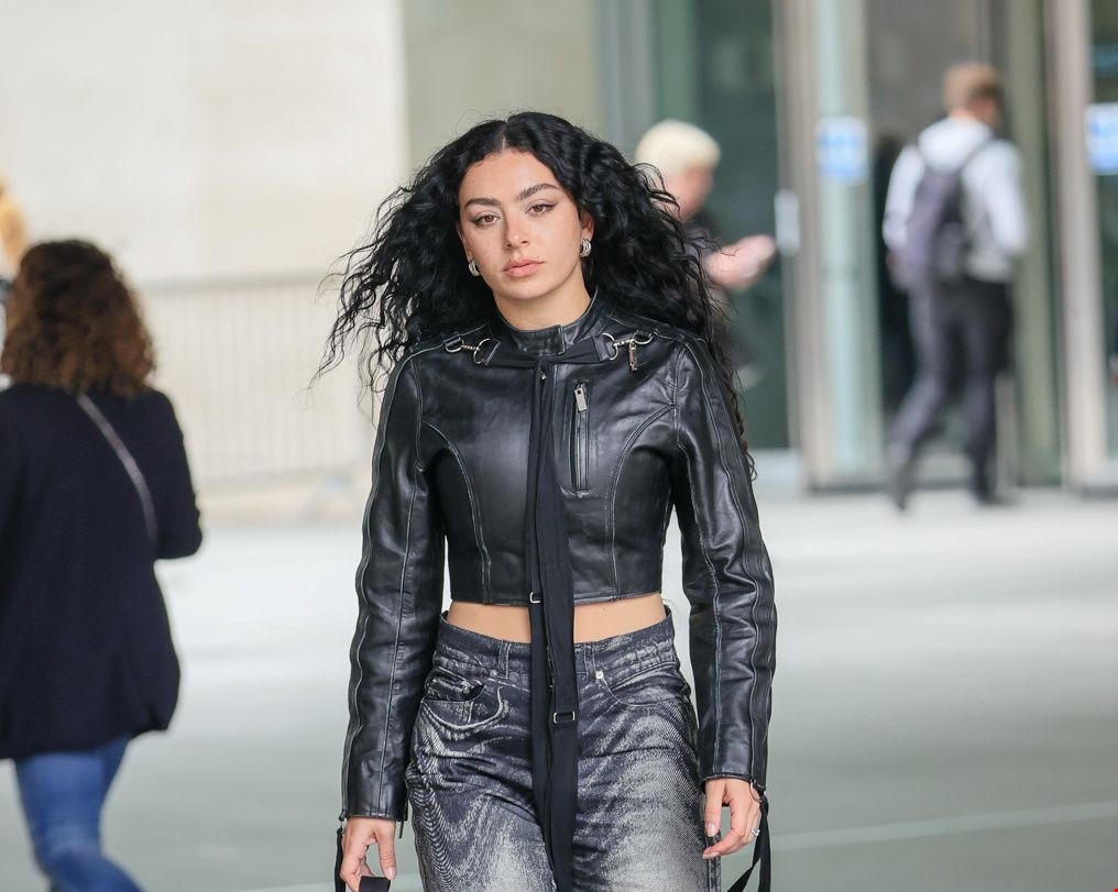 Lime & Olive Green | Τα αξεσουάρ που δεν γίνεται να λείπουν από την ανοιξιάτικη γκαρνταρόμπα - εικόνα 2