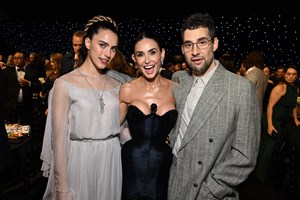 Ewan McGregor | Η σπάνια εμφάνιση με την 23χρονη υιοθετημένη κόρη του στα Critics' Choice Awards 2025 - εικόνα 3