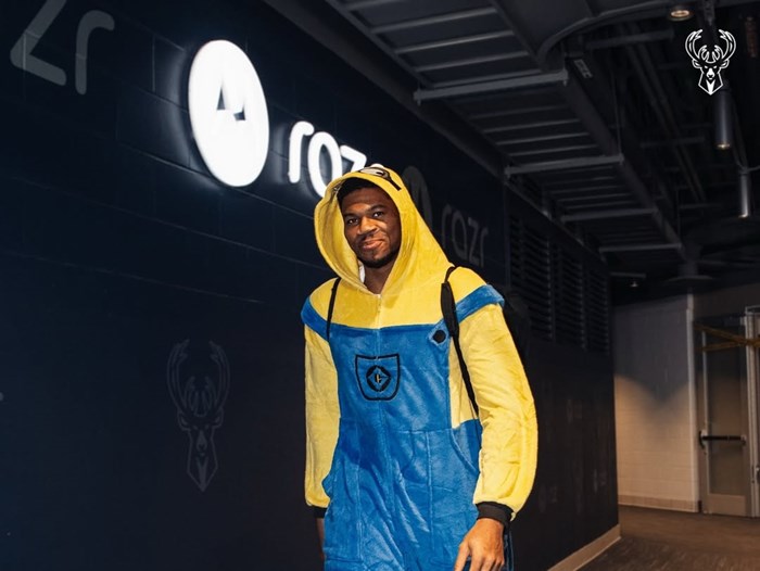 Halloween | Η επική μεταμφίεση του Γιάννη Αντετοκούνμπο σε minion