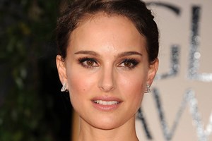 Ξανά ερωτευμένη η Natalie Portman | Ποιος είναι ο καλλιτέχνης που της "έκλεψε" την καρδιά - εικόνα 1