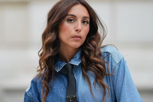 Έλλη Στάη | Το χτένισμά της είναι η μεγαλύτερη τάση της σεζόν και θα ανανεώσει το στιλ σου ανεπιτήδευτα - εικόνα 1