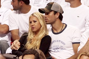 Enrique Iglesias & Anna Kournikova | Δημοσίευσαν την πρώτη κοινή φωτογραφία των τεσσάρων παιδιών τους - εικόνα 1