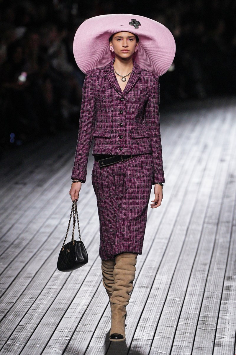 Chanel F24