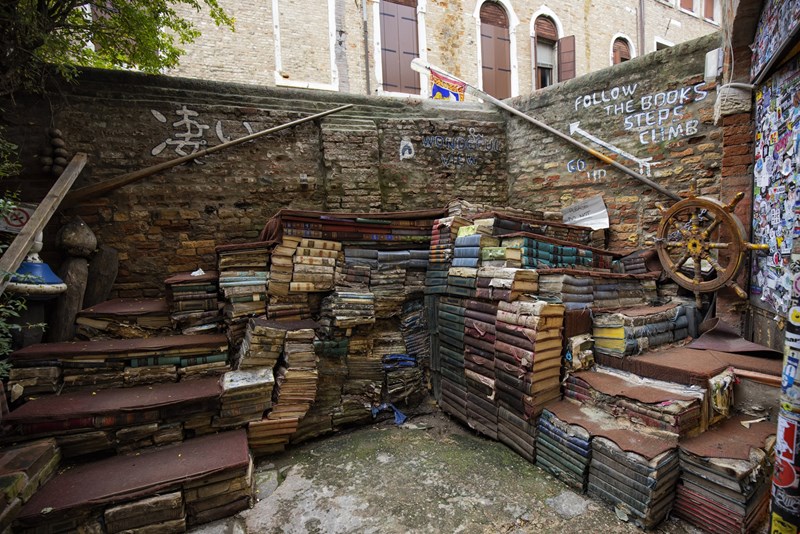 Libreria Aqua Alta