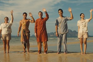 Charlotte Le Bon | Από beauty ambassador της Chanel πρωταγωνίστρια στο The White Lotus - εικόνα 2