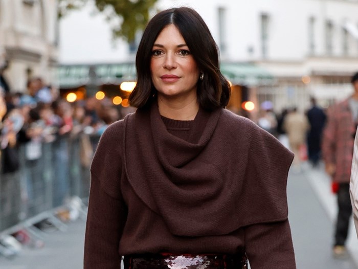 Το καφέ πουλόβερ από τη Mango που θα φορέσεις ακόμα και σε βραδινές εξόδους