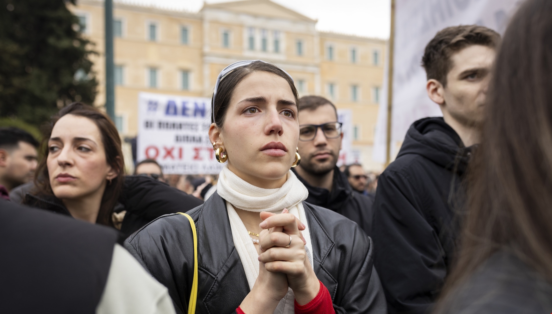 Hilary Swift | Πώς κατέγραψε μία Αμερικανίδα φωτορεπόρτερ τη μεγαλειώδη συγκέντρωση για τα Τέμπη - εικόνα 2