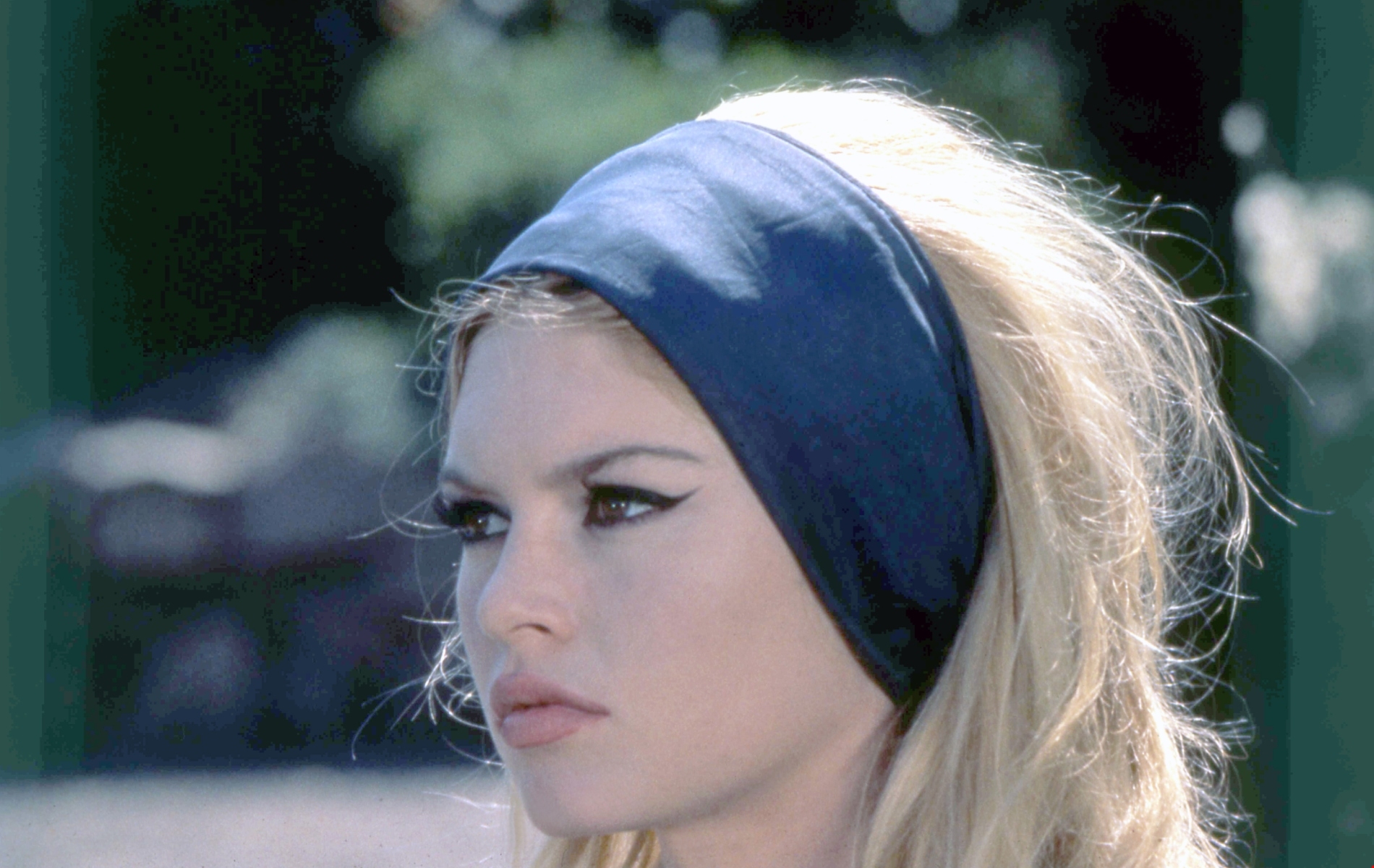 Τζένη Μπαλατσινού | Η ανανέωση στα μαλλιά της με αυστηρό bob - εικόνα 2