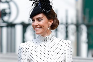 Kate Middleton | Επέλεξε Victoria Beckham κοστούμι στο πιο αναπάντεχο χρώμα - εικόνα 3