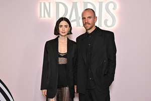 Η Lily Collins γιορτάζει ένα σημαντικό ορόσημο μαζί με την νεογέννητη κόρη της (φωτογραφίες) - εικόνα 1