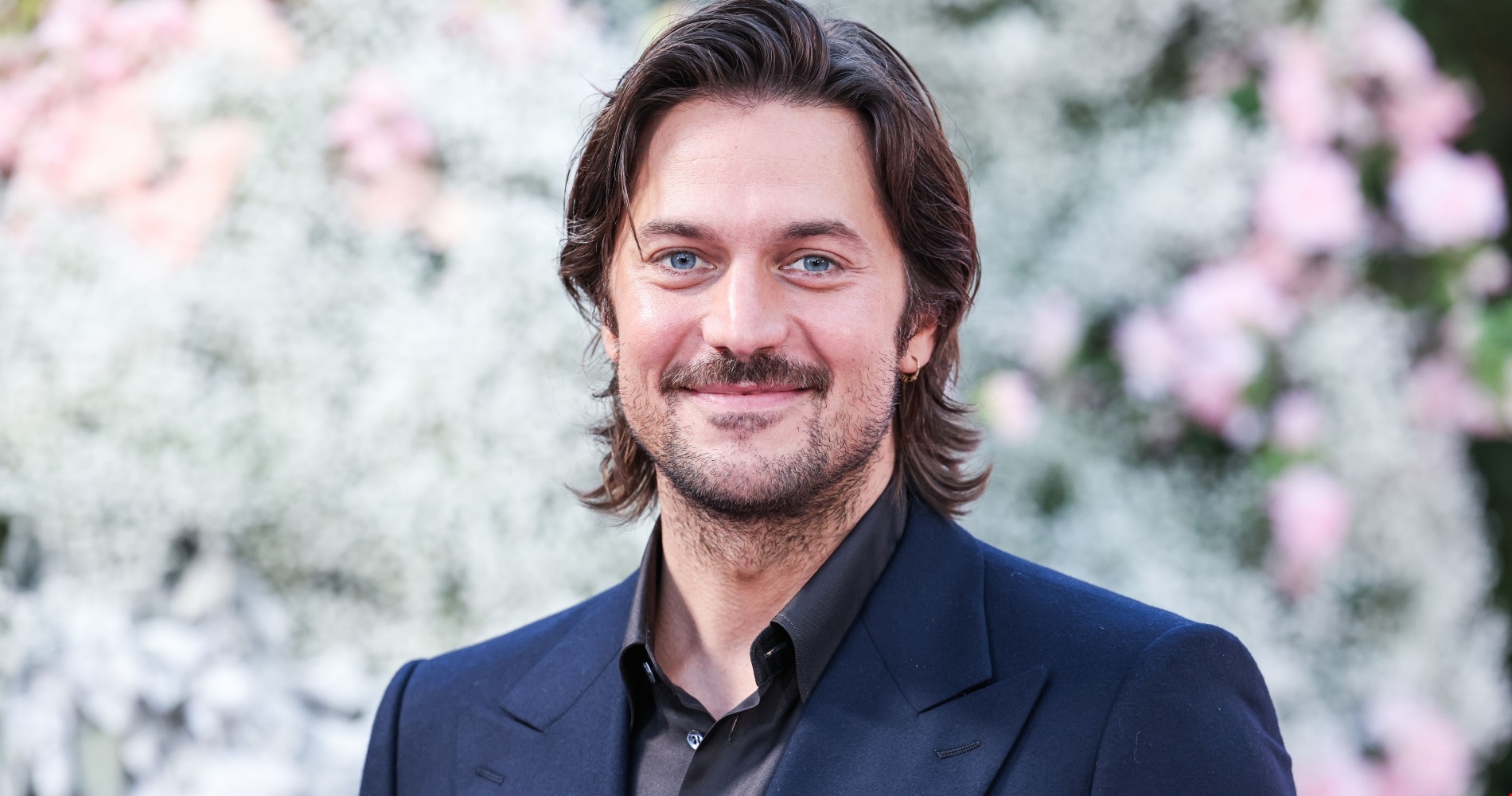 Η 100% γαλλική σειρά που φιλοδοξεί να γίνει η νέα "Emily στο Παρίσι" - εικόνα 1