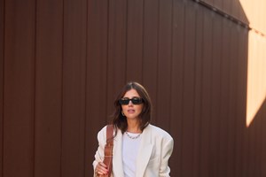 Το λευκό πλεκτό τοπ από τα Marks & Spencer που θα γίνει το αγαπημένο σου staple για το καλοκαίρι - εικόνα 1