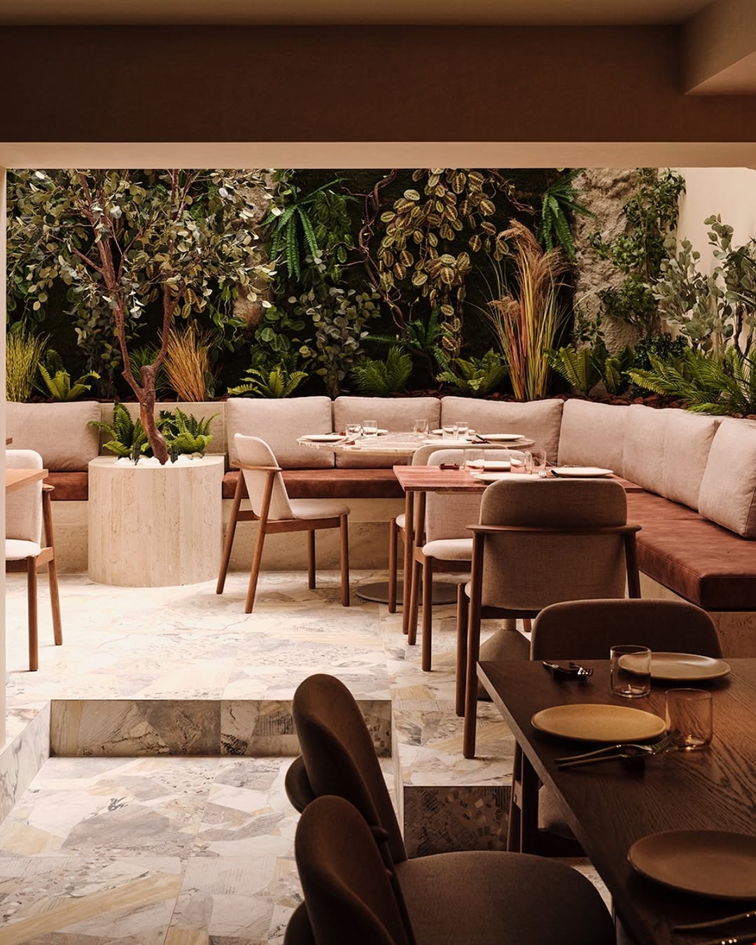 #theaftertaste | Μία διαφορετική έκθεση, το νέο hot εστιατόριο του κέντρου και η Monica Bellucci στην Αθήνα