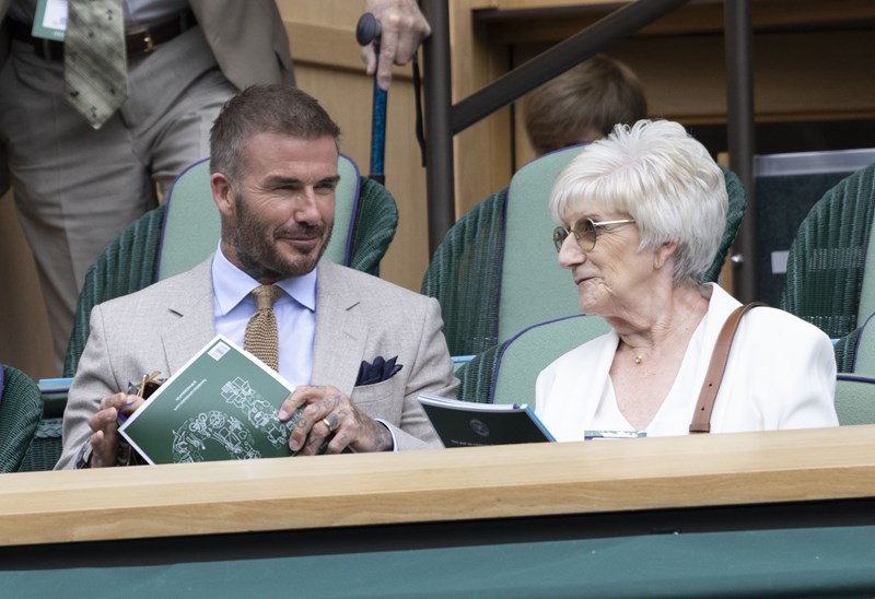 O David beckham και η μαμά του