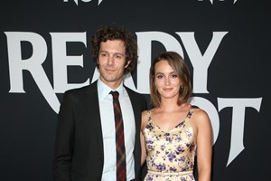 Kristen Bell | Απαντά για το viral φιλί με τον Adam Brody στο Nobody Wants This - εικόνα 1