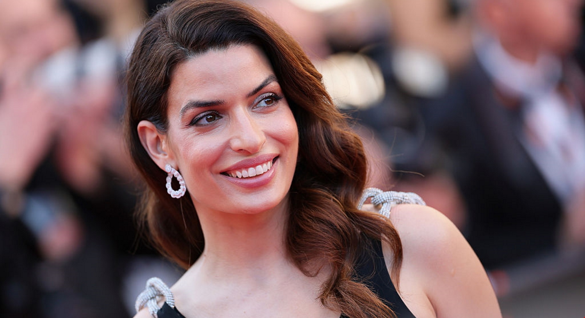 Η Τόνια Σωτηροπούλου στο κόκκινο χαλί της ταινίας Frankestein | Ποιον οίκο μόδας επέλεξε;