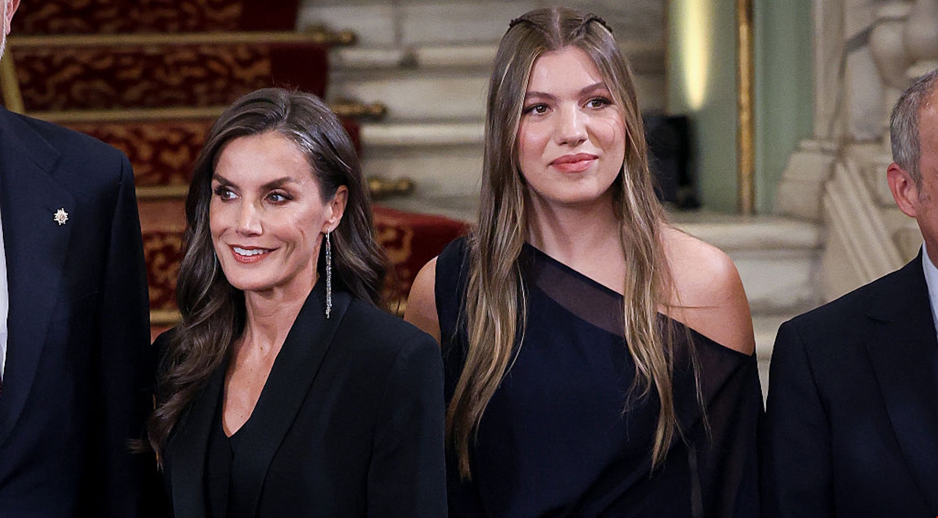 Πριγκίπισσα Leonor της Ισπανίας | Με το λινό λευκό σακάκι από τη Mango που χρειάζεσαι στη συλλογή σου - εικόνα 1