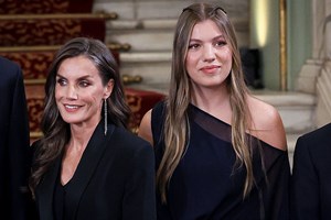 Πριγκίπισσα Leonor της Ισπανίας | Με το λινό λευκό σακάκι από τη Mango που χρειάζεσαι στη συλλογή σου - εικόνα 1