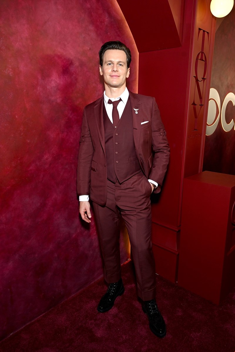 Jonathan Groff