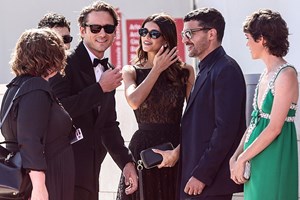 Nepo babies | Ο σύντροφος της κόρης της Cindy Crawford, Kaia Gerber είναι γιος διάσημου ηθοποιού των 80s - εικόνα 4