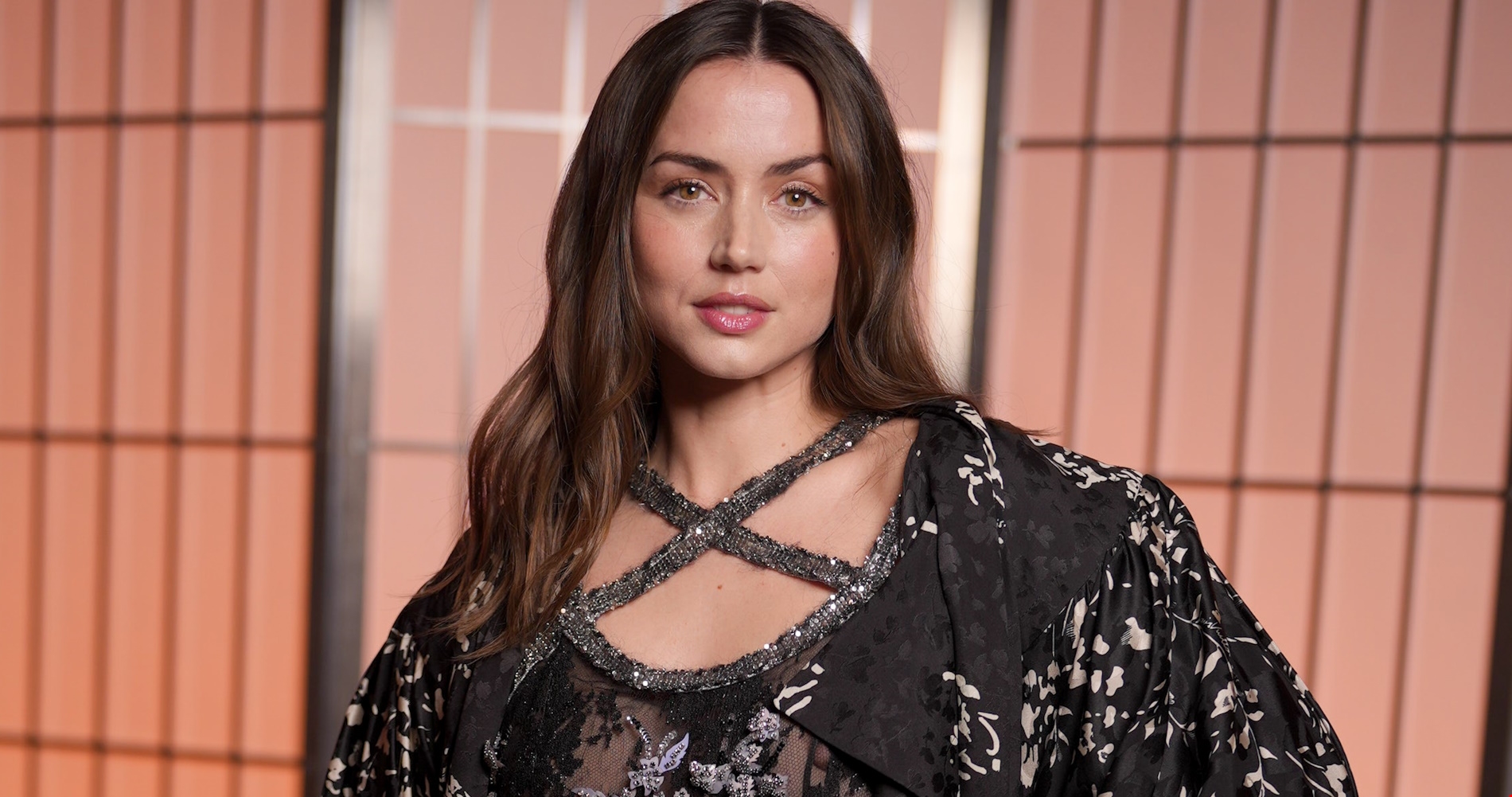 Η κίνηση της Katie Holmes που φανέρωσε τα αληθινά της αισθήματα για τη σχέση του Tom Cruise με την Ana de Armas - εικόνα 1