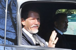 Το μοναδικό μέλος της οικογένειας Ντε Γκρες που απουσίασε από το μνημόσυνο του τέως βασιλιά Κωνσταντίνου - εικόνα 1