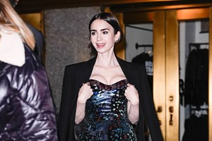 Lily Collins | Τι θέλει να μάθει στην κόρη της από μικρή ηλικία - εικόνα 2