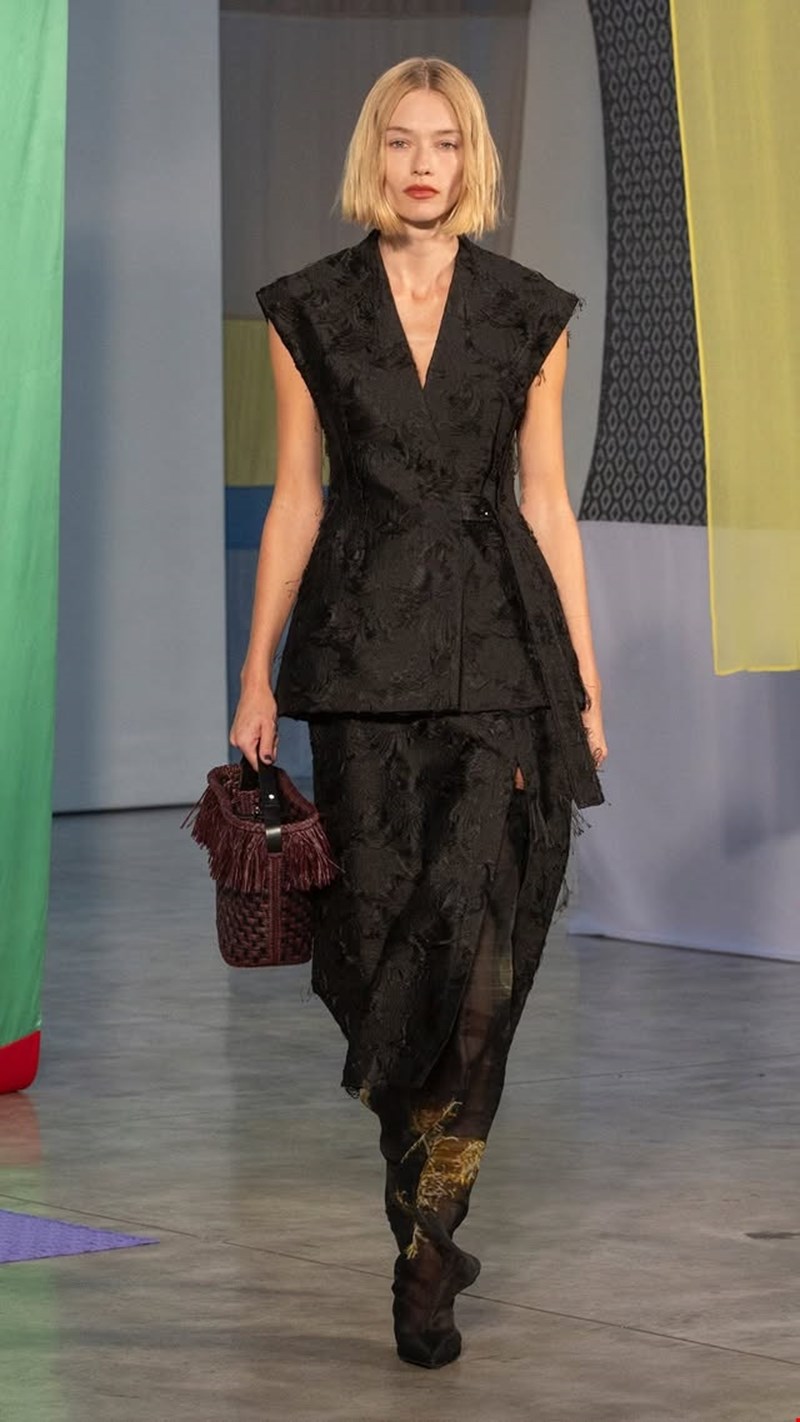 Instagram @proenzaschouler