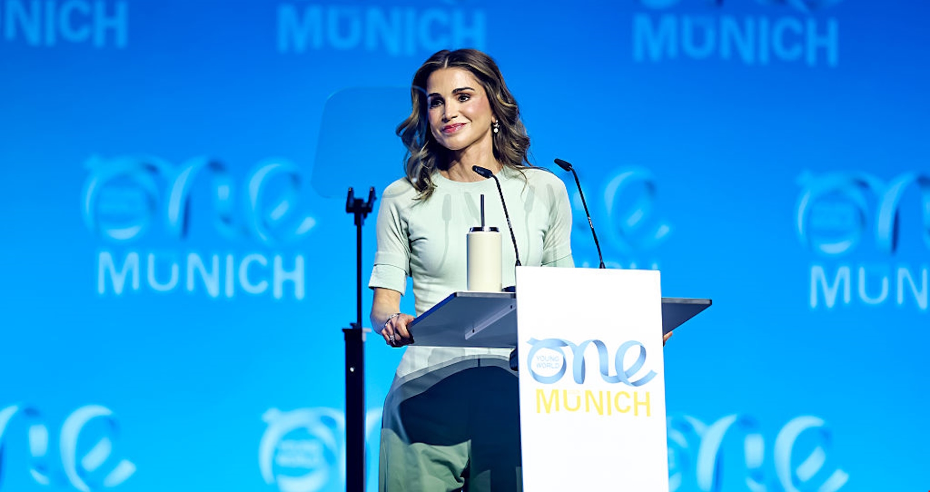 Πώς η Ράνια της Ιορδανίας επισκίασε την ιέρεια της μόδας Sheikha Al Mayassa σε gala στο Κατάρ - εικόνα 1