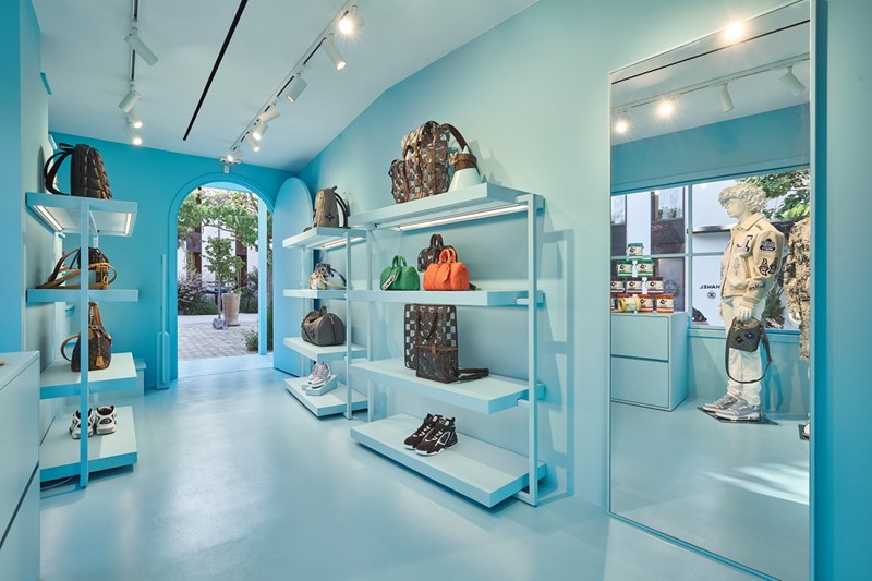 LV popup nammos village