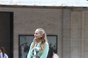Sarah Jessica Parker & Cynthia Nixon | Με παπούτσια Dries Van Noten και Alexander McQueen στα γυρίσματα του And Just Like That Season 3 - εικόνα 5