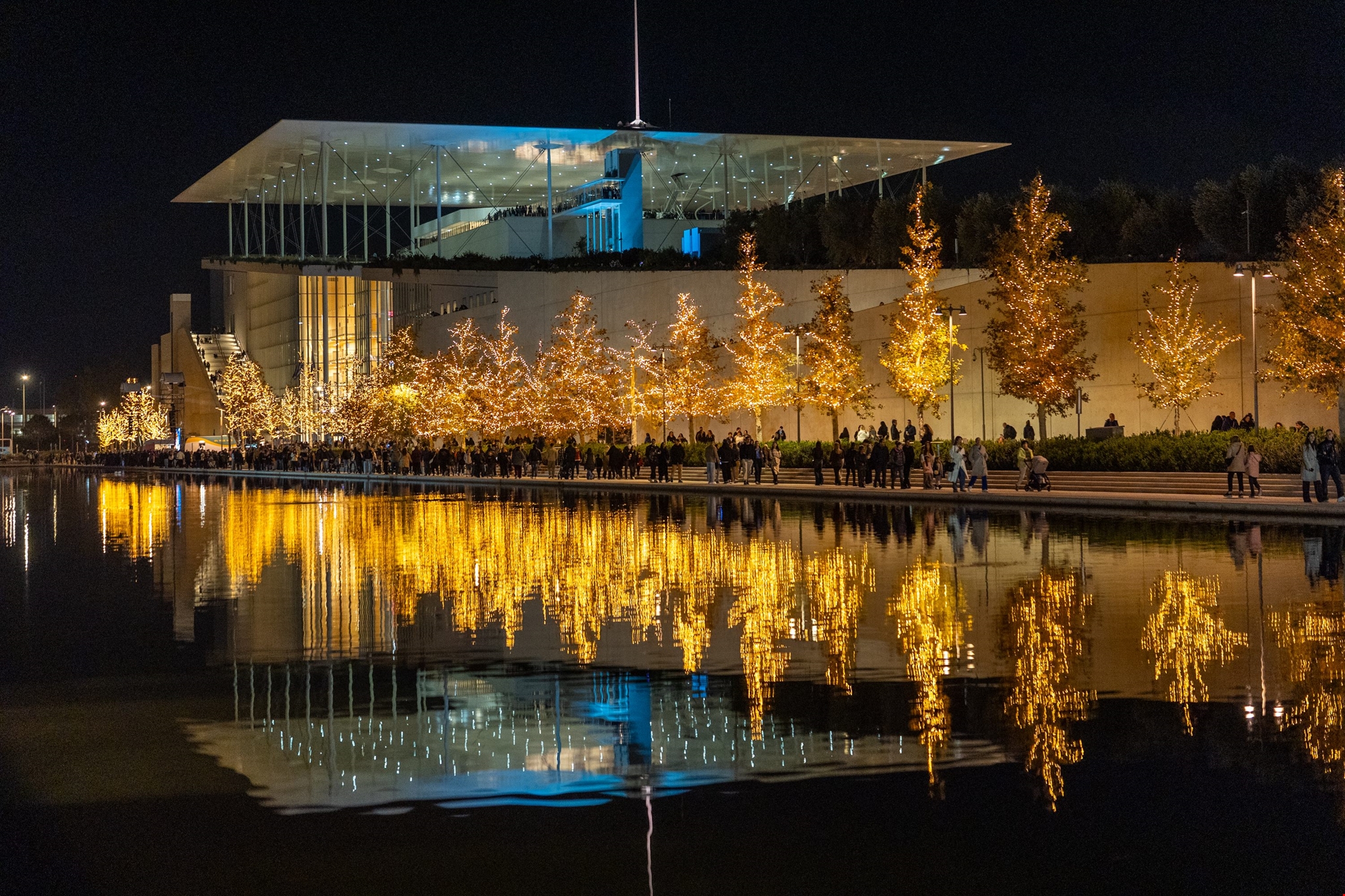 Βόλτα στο χριστουγεννιάτικο Κέντρο Πολιτισμού Ίδρυμα Σταύρος Νιάρχος