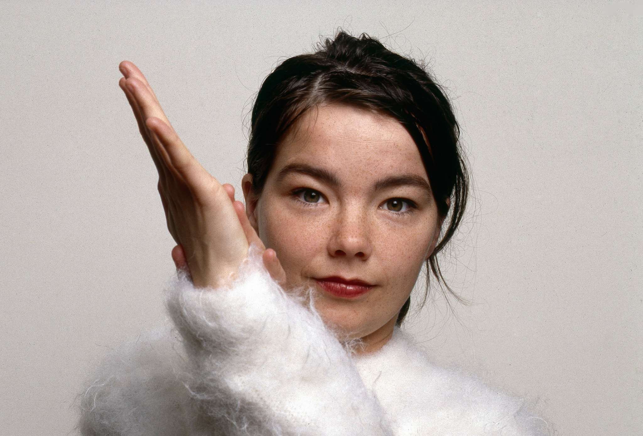 Η κόρη της Björk άνοιξε fashion show στην Εβδομάδα Μόδας της Κοπεγχάγης - εικόνα 2