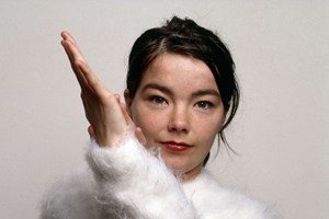 Η κόρη της Björk άνοιξε fashion show στην Εβδομάδα Μόδας της Κοπεγχάγης - εικόνα 2