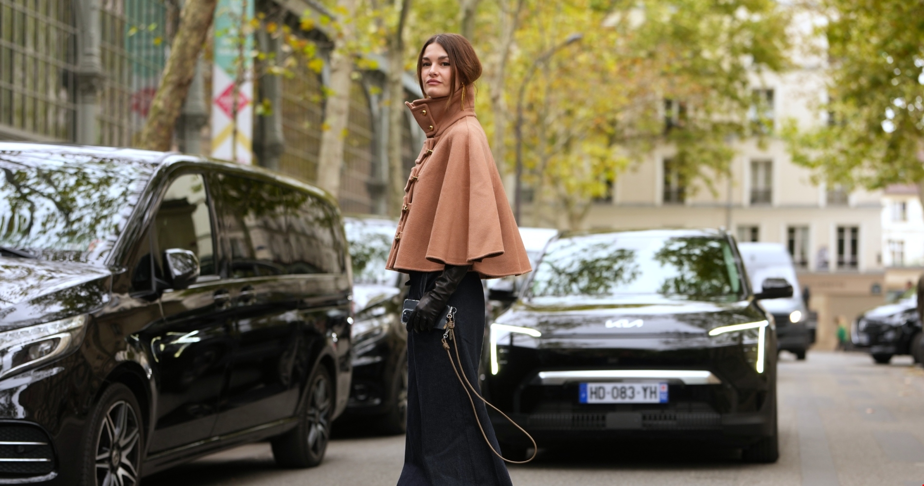 Rainy Days | Τα χτενίσματα που αντέχουν (και δείχνουν τέλεια) τις μέρες με βροχή και υγρασία