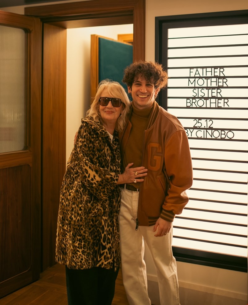 Θέμις Μπαζάκα, Ορέστης Χαλκιάς