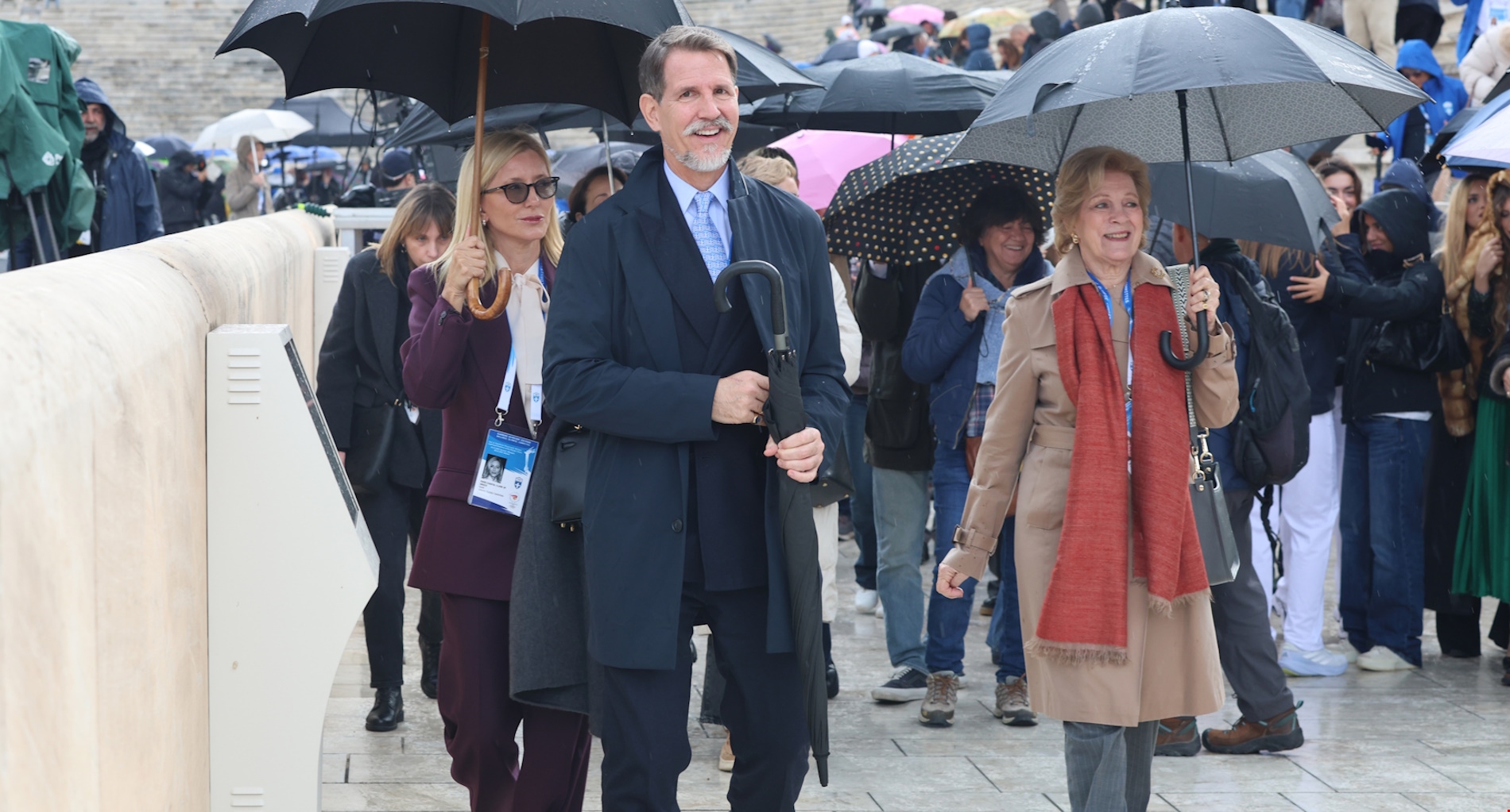 Πώς η παρουσία της Άννας Μαρίας στο Καλλιμάρμαρο συνδέεται με τον τέως βασιλιά Κωνσταντίνο