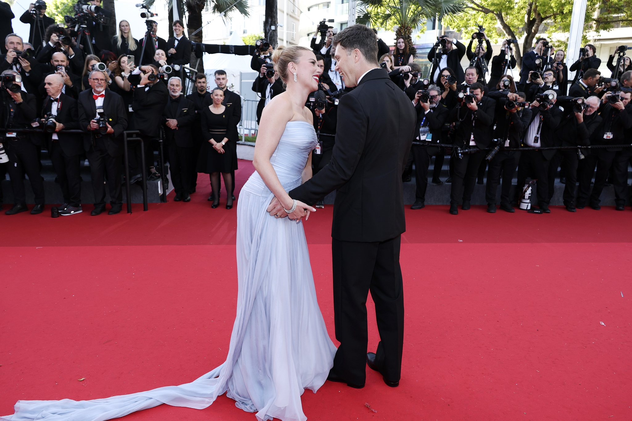 Γιατί η Scarlett Johansson αποφεύγει να βγαίνει με άντρες εκτός showbiz; - εικόνα 2