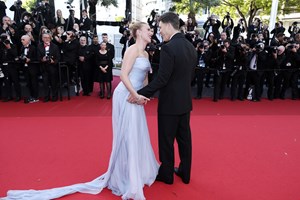 Γιατί η Scarlett Johansson αποφεύγει να βγαίνει με άντρες εκτός showbiz; - εικόνα 2