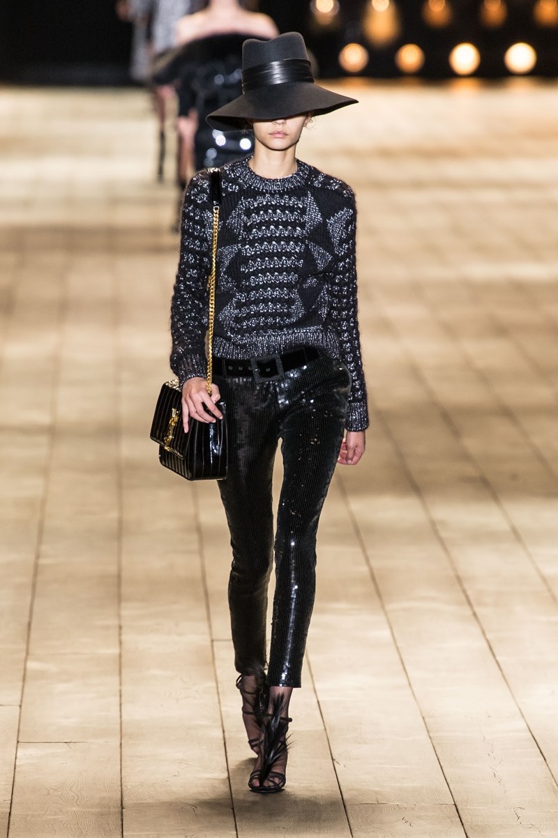 Saint Laurent Φθινόπωρο/ Χειμώνας 2018-19 | Total Black & Sexy