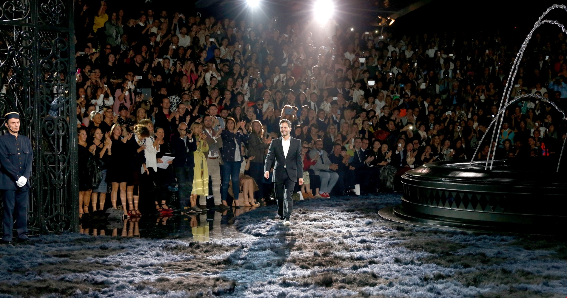 Όταν η δύση συναντά την ανατολή, το μέλλον της μόδας αλλάζει - εικόνα 3