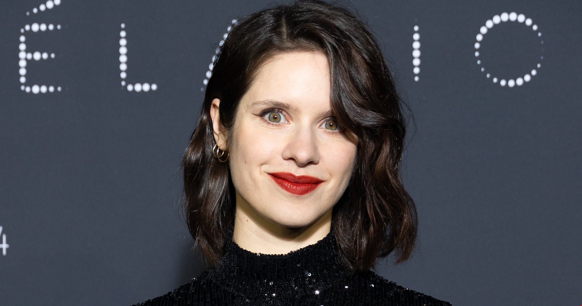 September Says | Η Ariana Labed και η πρωταγωνίστριά της, Mia Tharia, μιλούν στη Madame Figaro - εικόνα 2