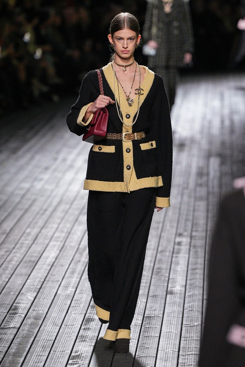 Chanel F24