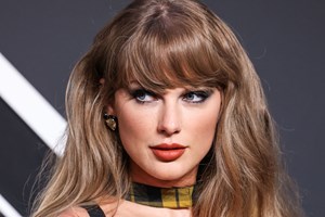Taylor Swift | Όλες οι αναφορές της στον Travis Kelce στο άλμπουμ Life of a Showgirl - εικόνα 2